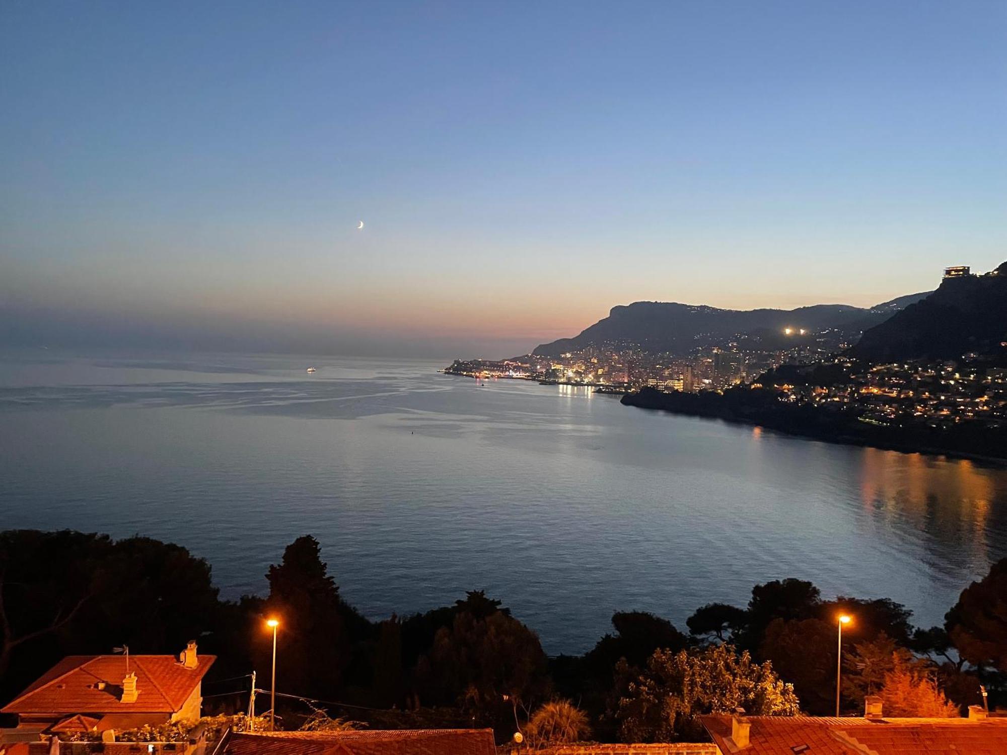 Aux Portes De Monaco Superbe T3 Vue Mer Рокбрюн-Кап-Мартин Екстериор снимка